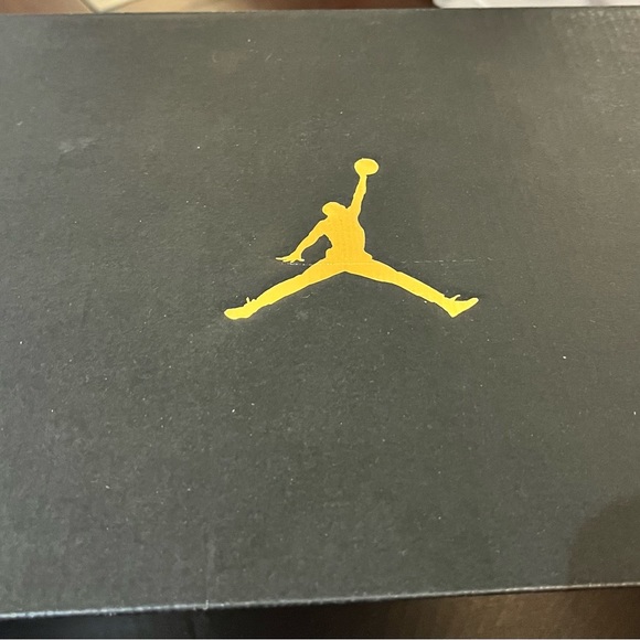 Air Jordan 1 Low SE Pastel Grind Vivid Green GS 6Y/ 7.5W - Picture 6 of 6